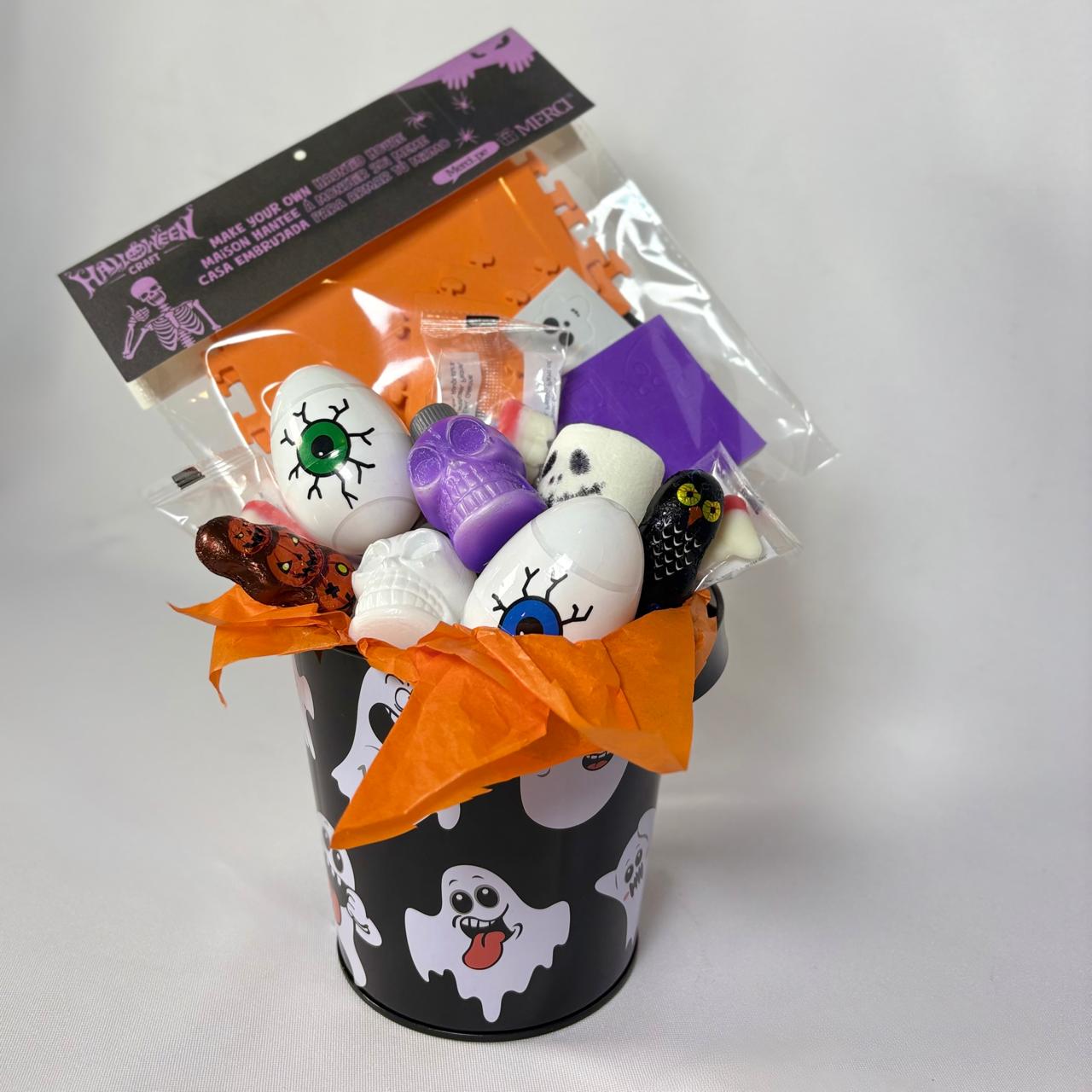 🏰 Bucket de Halloween “Castillo Armable” – ¡Dulces, diversión y mucha magia aterradora! 🎃