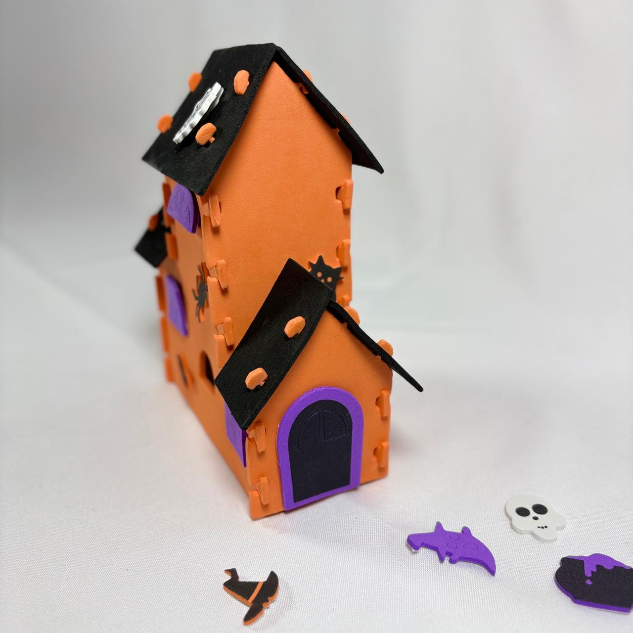 🏰 Bucket de Halloween “Castillo Armable” – ¡Dulces, diversión y mucha magia aterradora! 🎃